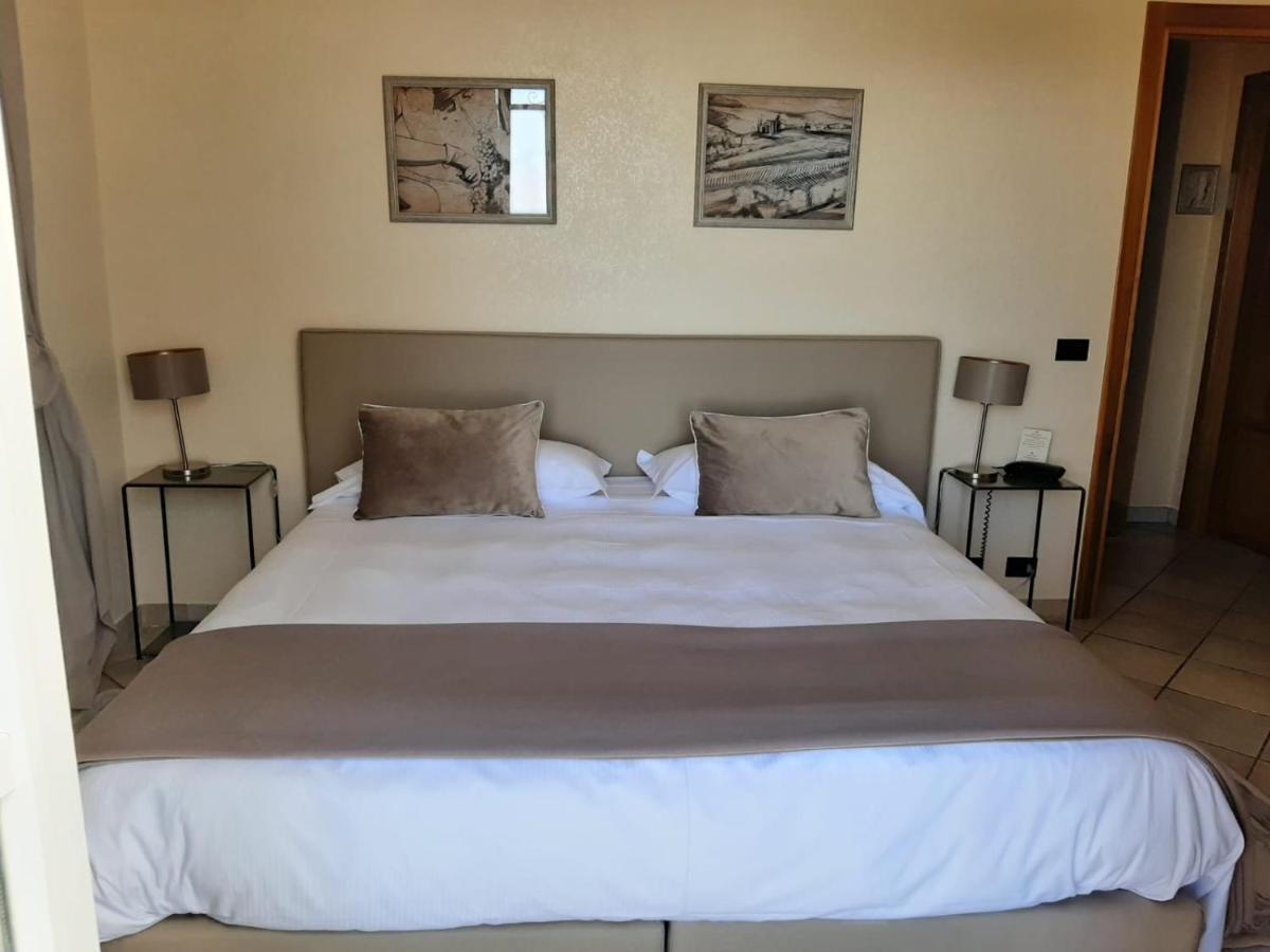 Relais Juliette Hotel La Morra Buitenkant foto