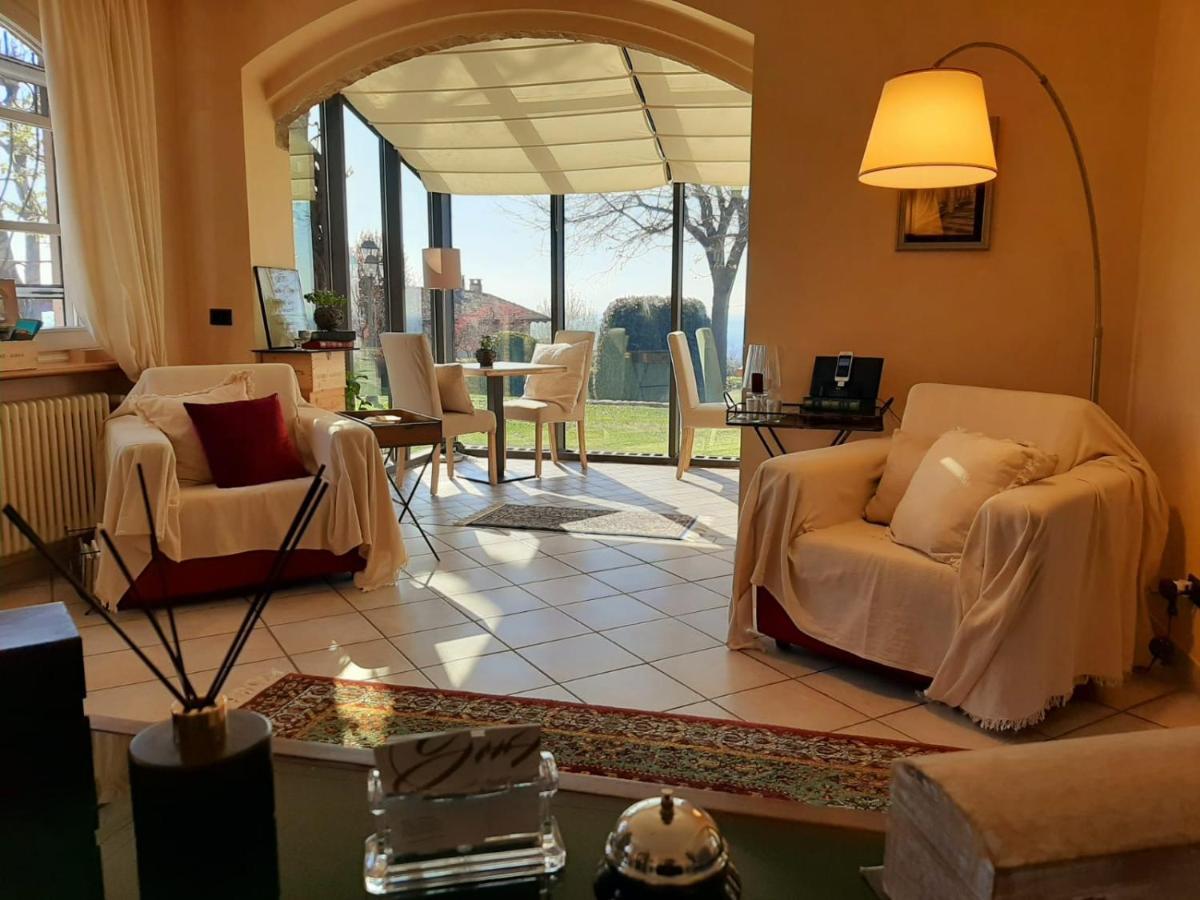 Relais Juliette Hotel La Morra Buitenkant foto