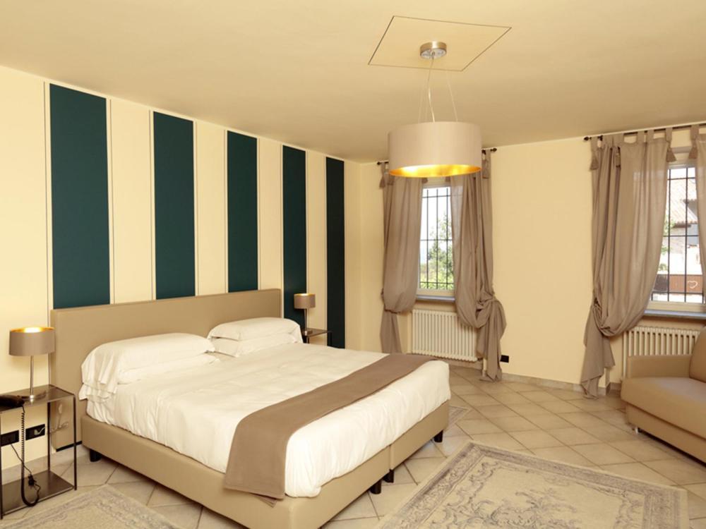 Relais Juliette Hotel La Morra Buitenkant foto