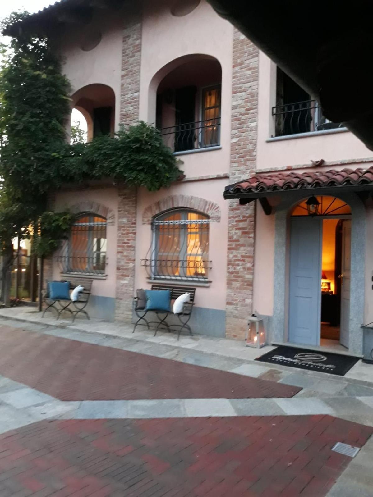 Relais Juliette Hotel La Morra Buitenkant foto
